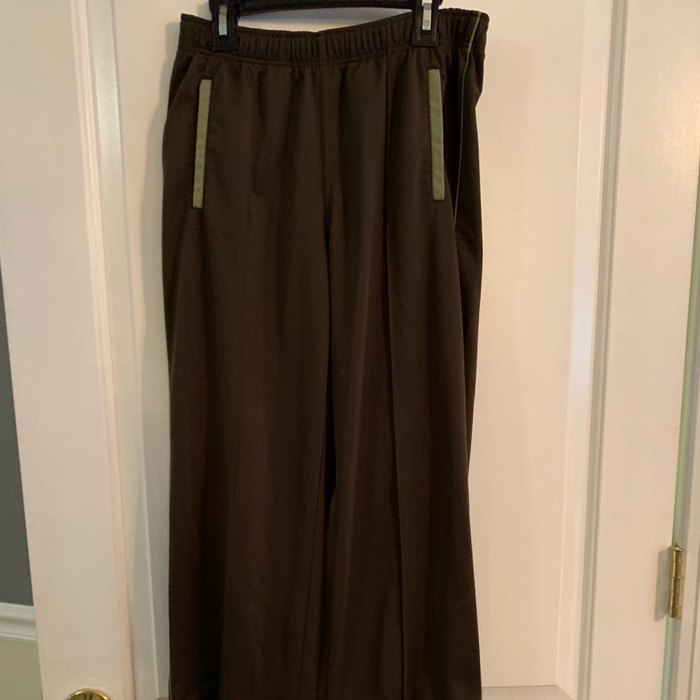 Brown sweatpants with pockets